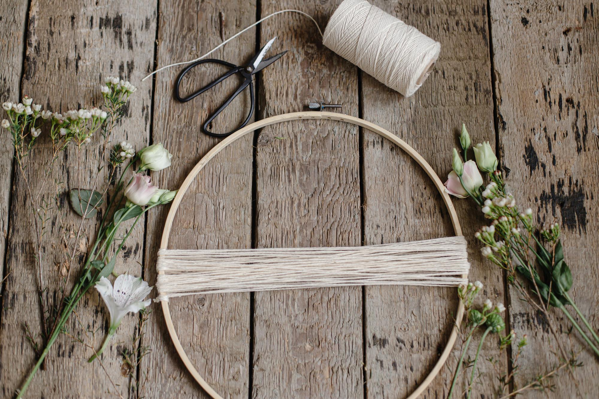 atelier table with threads and hoops